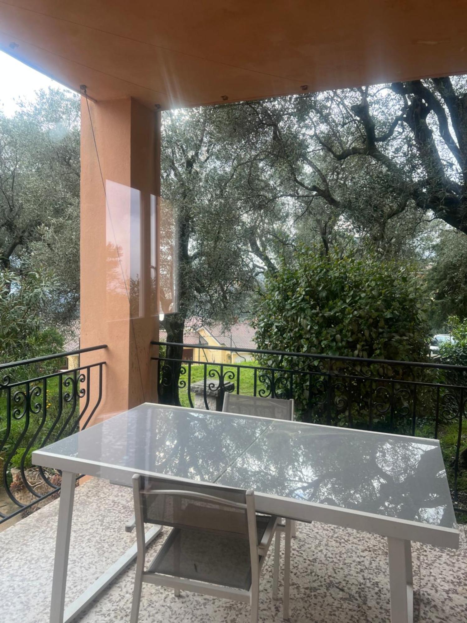 Bas De Villa Vue Mer Eze Village Esterno foto